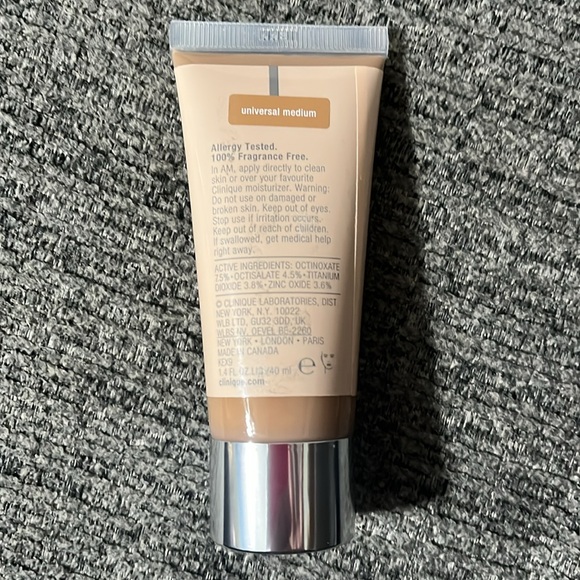 Clinique tinted moisturizer - Picture 2 of 2